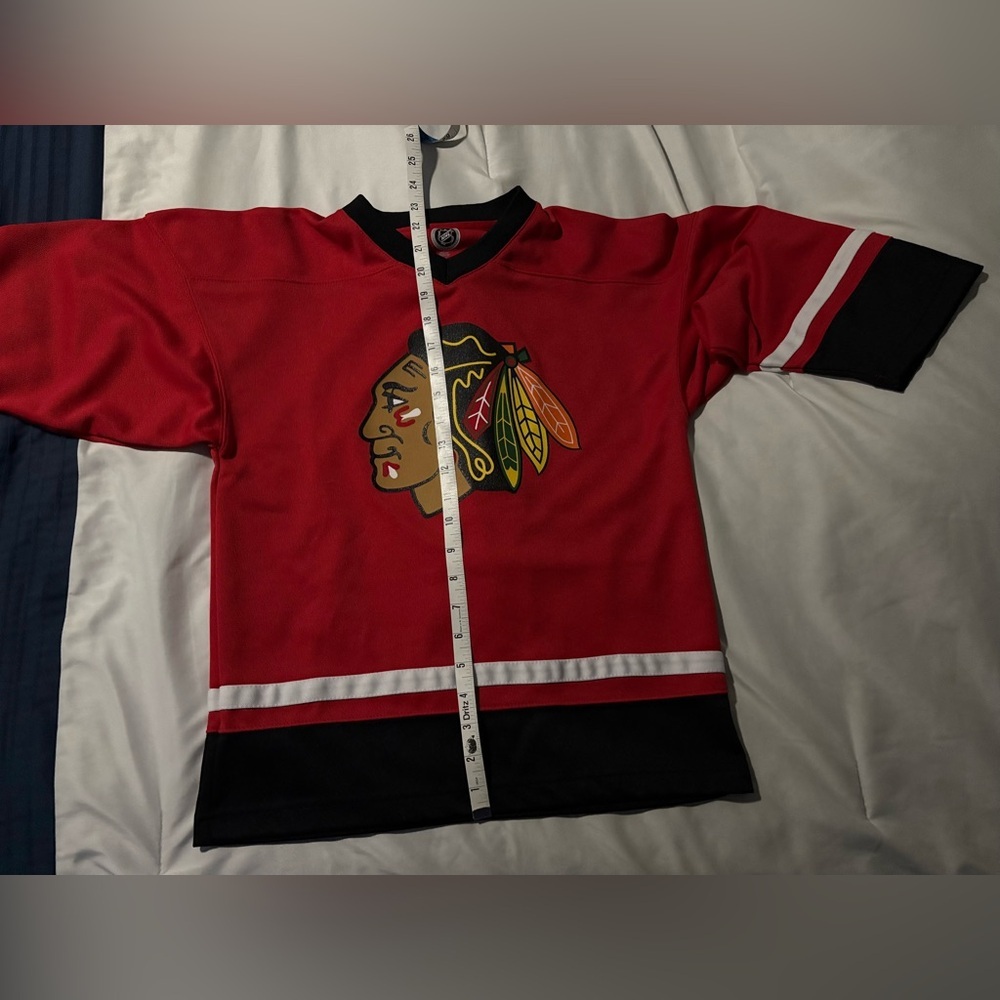 NHL | Chicago Blackhawks Hockey Jersey | Red & Black | Kids Size L - Picture 8 of 12